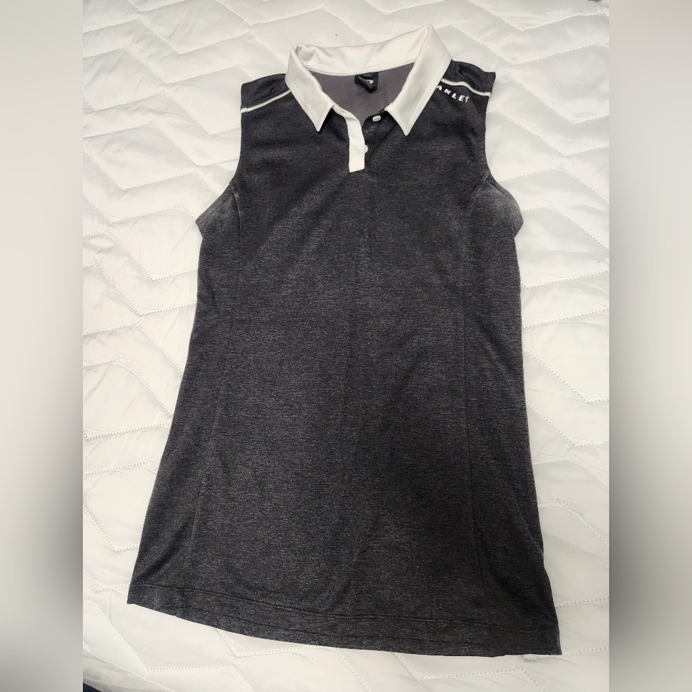 Oakley Women's Heathered Grey and White Sleeveless Golf Top